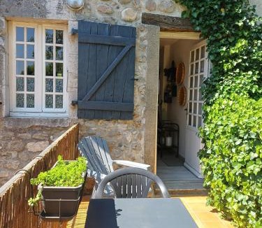 Lanas Apartment | Maisonnette de charme Bord Ardèche