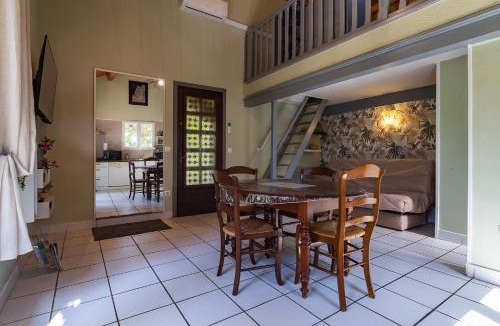 Colombier-le-Vieux House | Maisonnette Les Issignols