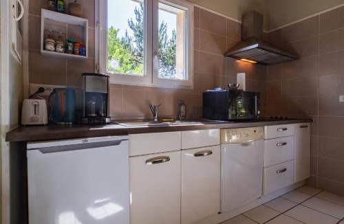 Colombier-le-Vieux House | Maisonnette Les Issignols