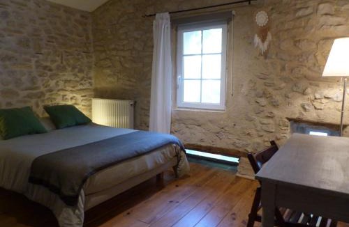 Barret-de-Lioure Bed & Breakfast | Malia - Chambres d'hôtes & Gîte