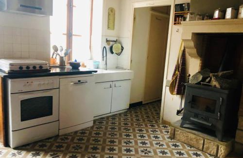 Lanty House | Manoir Bnburgundy 8 P