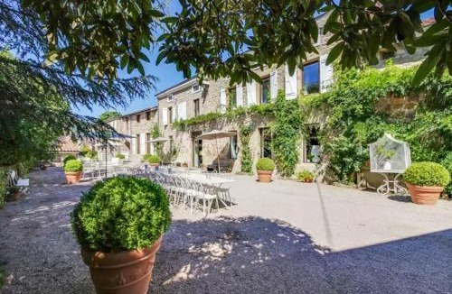 Satillieu House | Manoir majestueux à Satillieu avec piscine privée