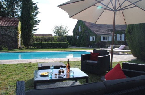 Charrin Villa | Mansion in Charrin by Loire with Pool