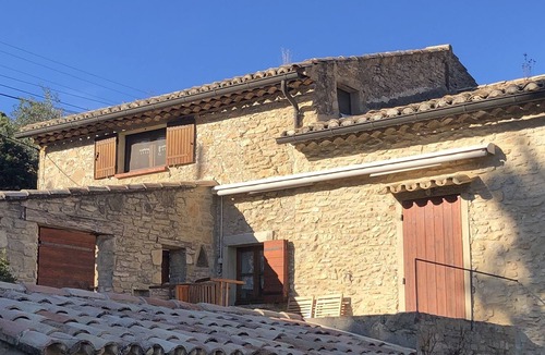 Faucon House | Marius, Provencal farmhouse, swimming pool and opposite Ventoux.