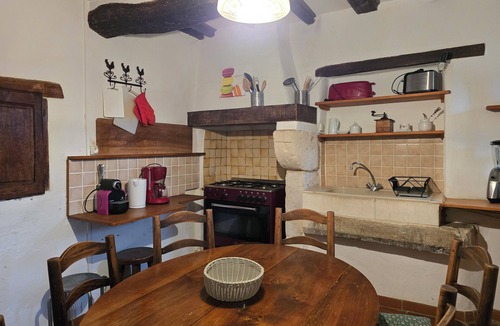 La Baume-de-Transit House | Mas d'hélène in the countryside