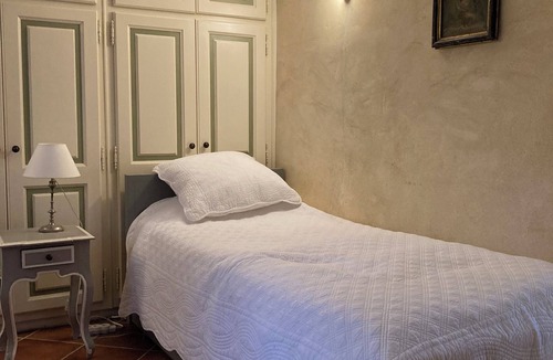 Malaucene House | Mas de charme in Provence with swimming pool & tennis - sleeps 10