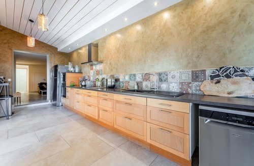Carpentras House | Mas de Solence: An Exceptional Retreat for a Dream Getaway