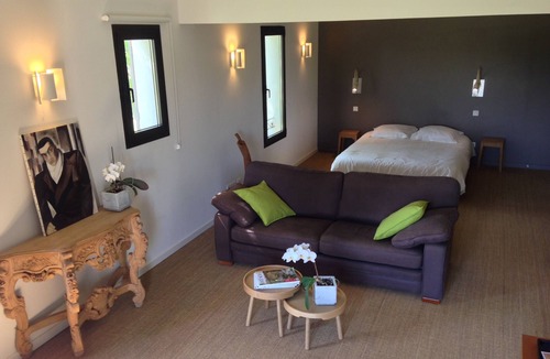 Cairanne House | Mas des Akènes (2 gites for 2 people, children not admitted)