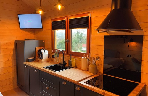 Charmes-sur-l'Herbasse Ski Chalet | Mas des Poutres - Tinyhouse 4* with air conditioning