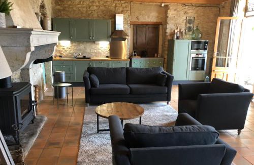 Charmes-sur-l'Herbasse House | Mas des Poutres - Gîte Rose 100M2
