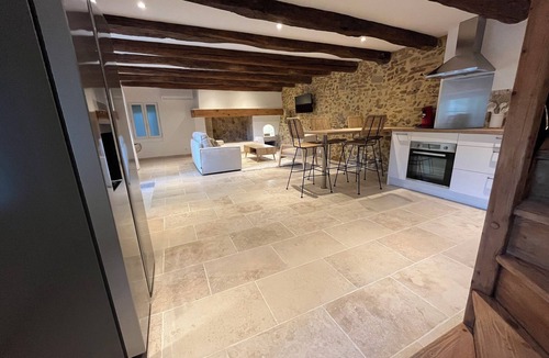 Mornas House | Mas en Pierre du Xvième Rénové au Cœur de la Provence, Nature et Calme Garantis