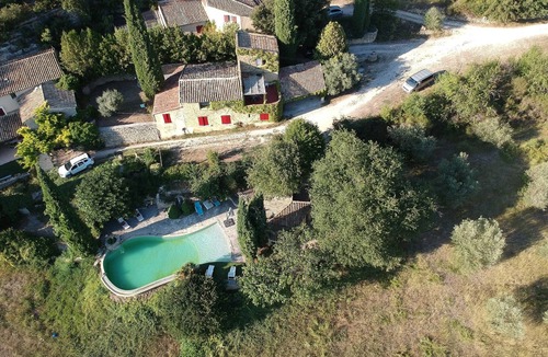 Entrechaux House | Mas with swimming pool and pool house