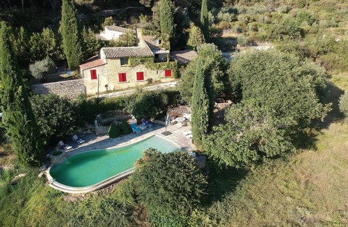 Entrechaux House | Mas with swimming pool and pool house