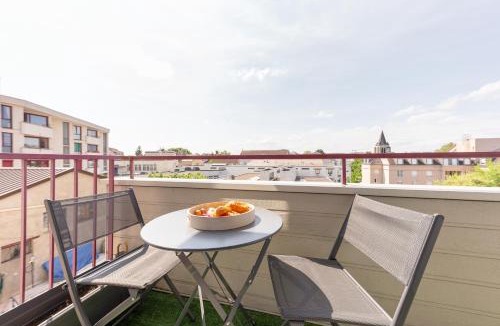 Quartier Centre Ville Apartment | Massy - AC - RER B&C - Easy Check-in