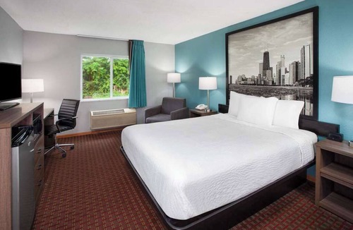 McHenry Hotel | McHenry Inn