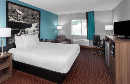 McHenry Hotel | McHenry Inn