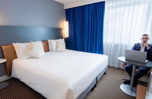Quartier Atlantis Hotel | Mercure Paris Massy Gare TGV
