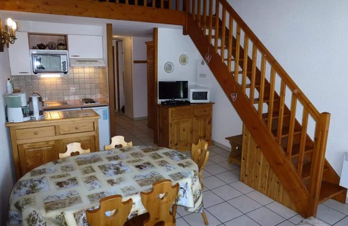 Bessans Apartment | Mezzanine Studio - Sleeps 4