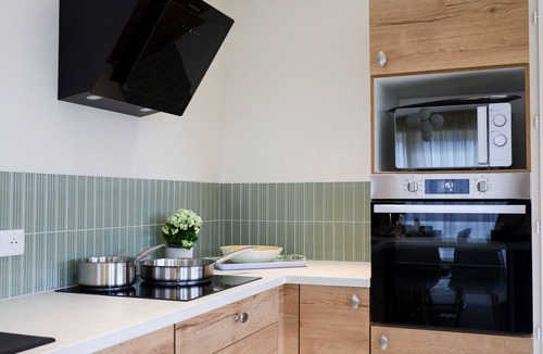 Le Val-d'Ajol Cottage | Mid-Century Stay in Val-d'Ajol with Parking and Pets Welcome