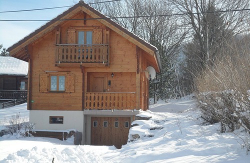 Cerniebaud Ski Chalet | MID-MOUNTAIN CHALET