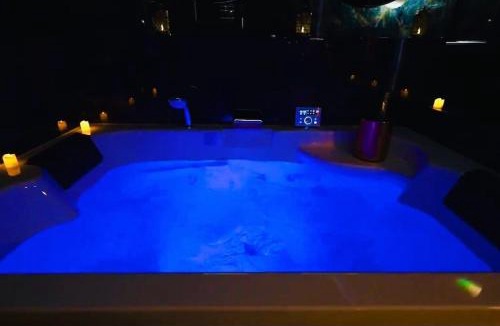 Corbas Apartment | Minka Cocon Atypique avec jacuzzi privé