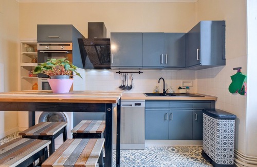 Perigueux Apartment | Miraflores – Spacious, Elegant Apartment in Central Périgueux with Wi-Fi