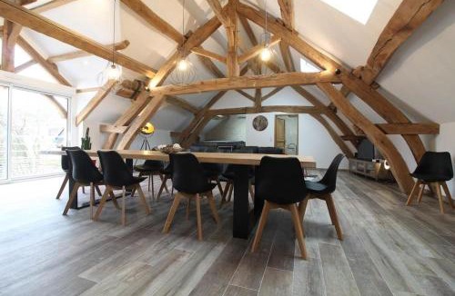 Premeaux-Prissey House | Mise au Verre