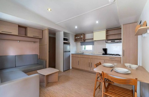 Chassey-les-Montbozon House | Mobil-home | Premium | 3 Bedrooms | 6 sleeps | Raised terrace | A/C