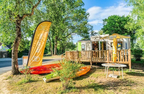Bonnal House | Mobile Home | Comfort | 3 Bedrooms | 6 Guests | Raised Deck | A/C
