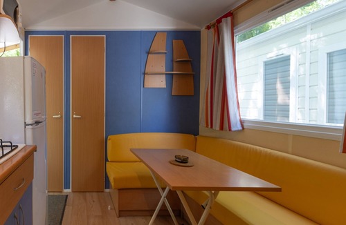 Lavilledieu RV Rental | Mobile Home 'Confort A - 1-6 Pers' with Shared Pool, Private Terrace and Shared Garden