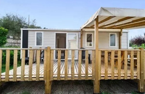 Clairvaux-les-Lacs House | Mobile Home | Comfort | 2 Bedrooms | 4 Guests | Raised Deck | A/C