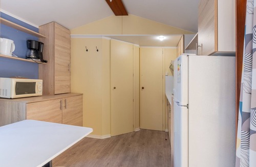 Lavilledieu RV Rental | Mobile Home 'Mobil-home C - 1-6 Pers' with Shared Pool, Private Terrace and Shared Garden