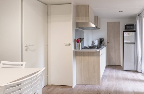 Lavilledieu RV Rental | Mobile Home 'Mobil-home E - 1-6 Pers' with Shared Pool, Private Terrace and Shared Garden