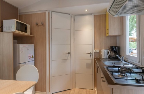 Lavilledieu RV Rental | Mobile Home 'Mobil-home D - 1-4 Pers' with Shared Pool and Shared Garden
