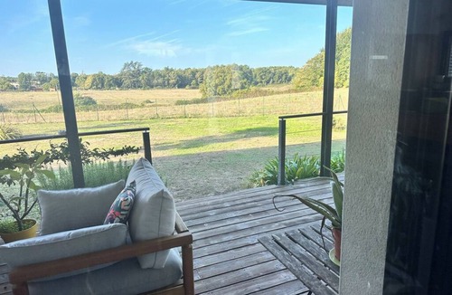 Saint-Caprais-de-Bordeaux Villa | Modern haven of peace with panoramic views