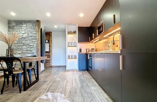 Les Houches Apartment | Modern 2BR Apt Mountain Views & Private Parking