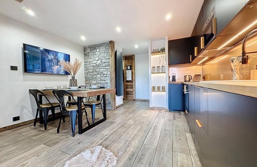 Les Houches Apartment | Modern 2BR Apt Mountain Views & Private Parking