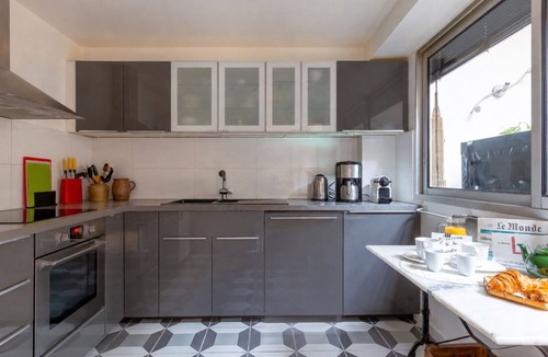 Grenelle House | Modern Artist's House near the Eiffel Tower