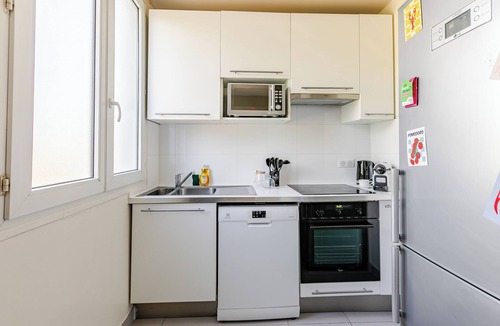Ivry-port Apartment | Modern cocoon on the outskirts of Paris - sleeps 4