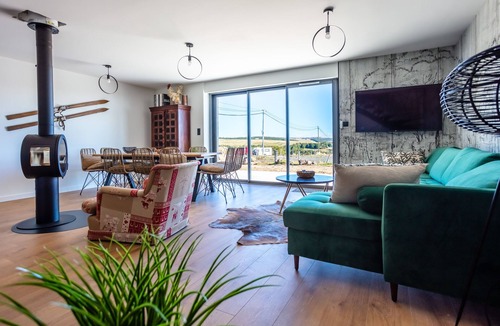 Saint-Chely-d'Aubrac Cottage | Modern, comfortable Buron in the heart of Aubrac