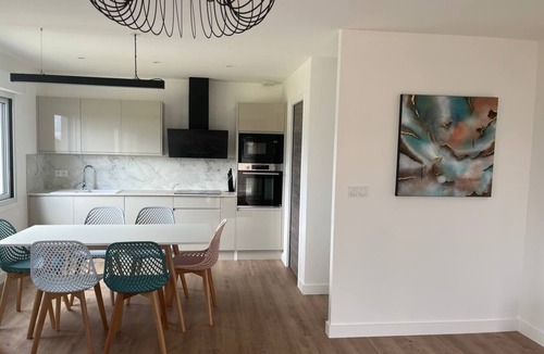 Saint-Clair-du-Rhone Apartment | Modern'Family NEUF Vue Pilat - Air conditioning & Parking