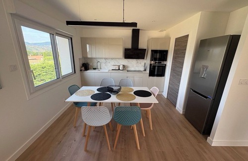 Saint-Clair-du-Rhone Apartment | Modern'Family NEUF Vue Pilat - Air conditioning & Parking