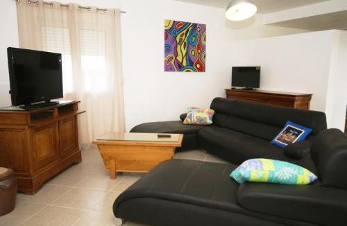 Pradons House | Modern holiday home with heated pool