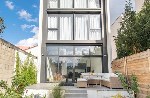 Romainville House | Modern house three minutes from the metro