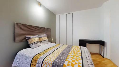 Le Kremlin-Bicetre Apartment | Modern Loft - 8 Guests- 4 rooms- 2 Bathrooms- Near Paris- Private car park