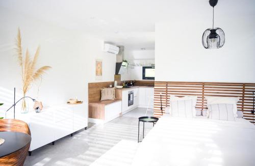 Dieulefit Apartment | Moulinas - Studio de Rêve avec Jardin - 5 étoiles