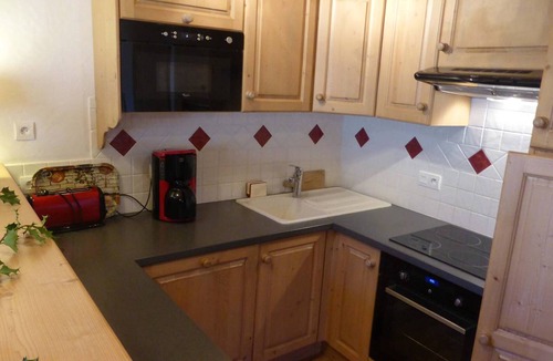 Beaufort Apartment | Mountain-style triplex 12 pers, private box, garage, balcony, close to amenities