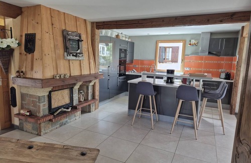 Premanon House | Mountain vacation home 10 people village center