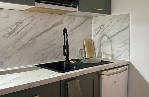 Arlanc Apartment | Movies and board games, quiet accommodation
