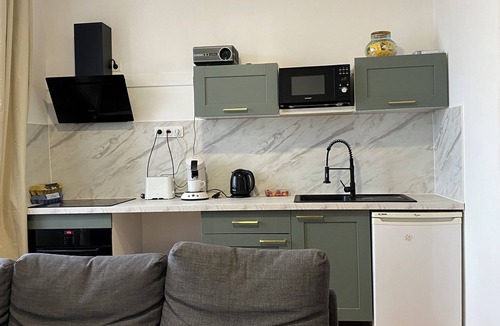 Arlanc Apartment | Movies and board games, quiet accommodation